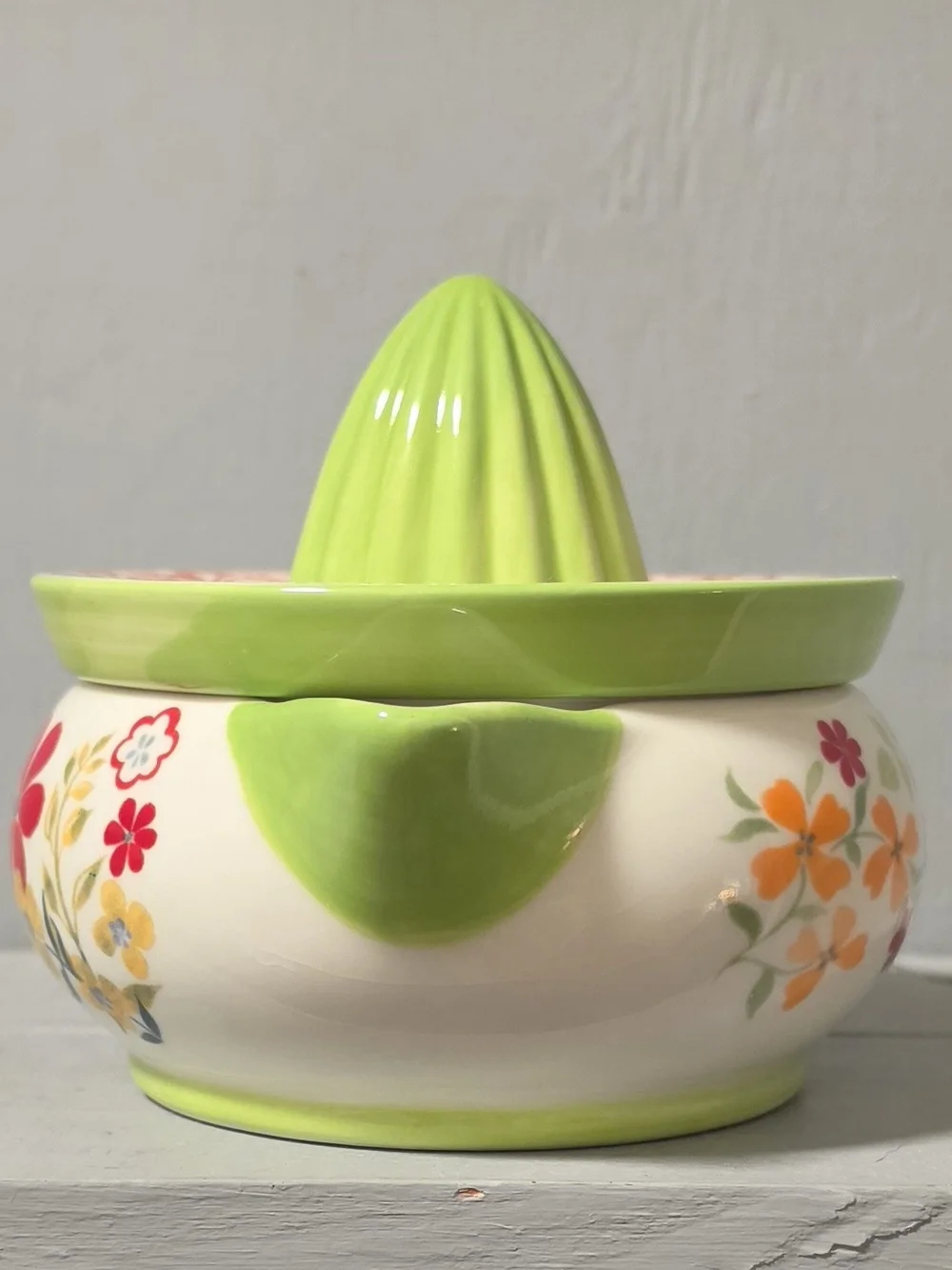 Ceramic Floral Citrus Juicer - Lime Green